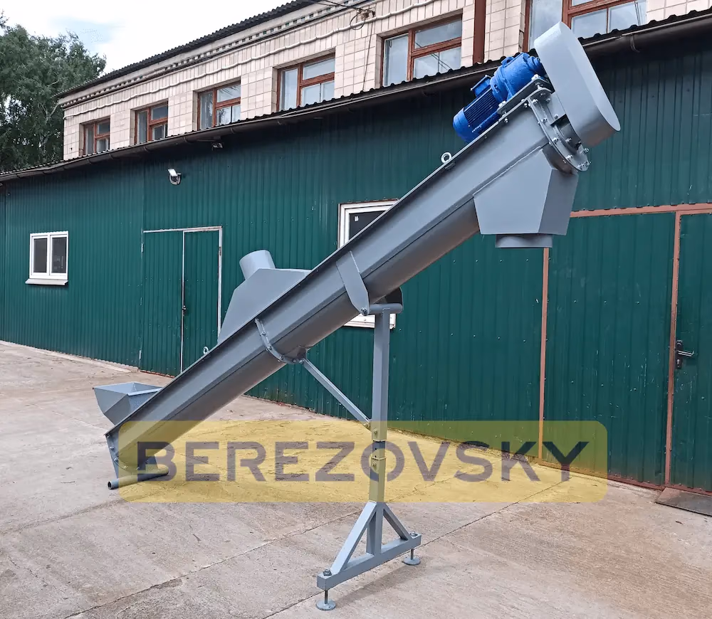 Шнековий погрузчик зерна з Малюткою