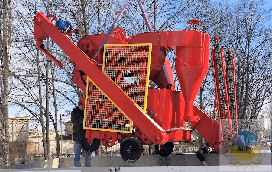 Погрузка Зерноочисної машини ОМ 25 на евакуатор